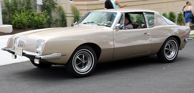 Studebaker Avanti