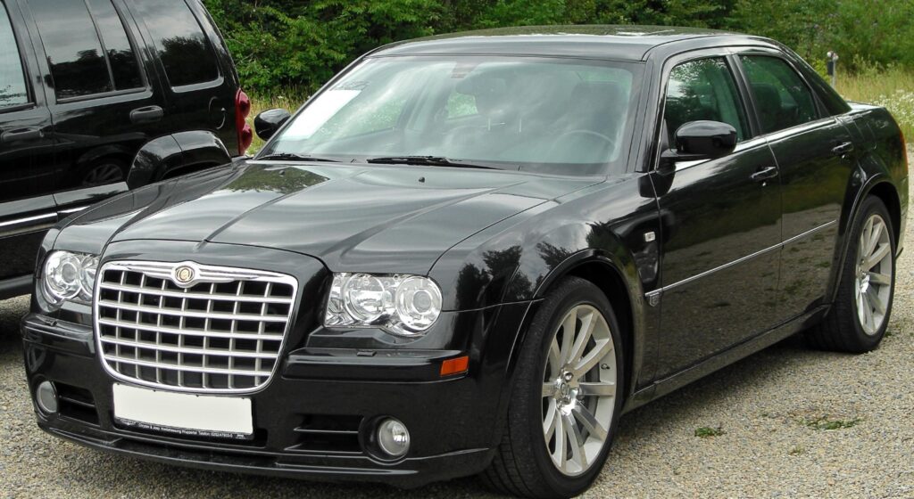 Американские марки автомобилей список, историяи лучшие модели 6 Chrysler 300C SRT8