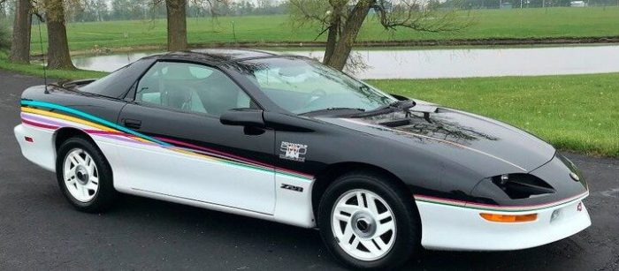 Автомобиль Chevrolet Camaro специальный выпуск 4 Автомобиль Chevrolet Camaro