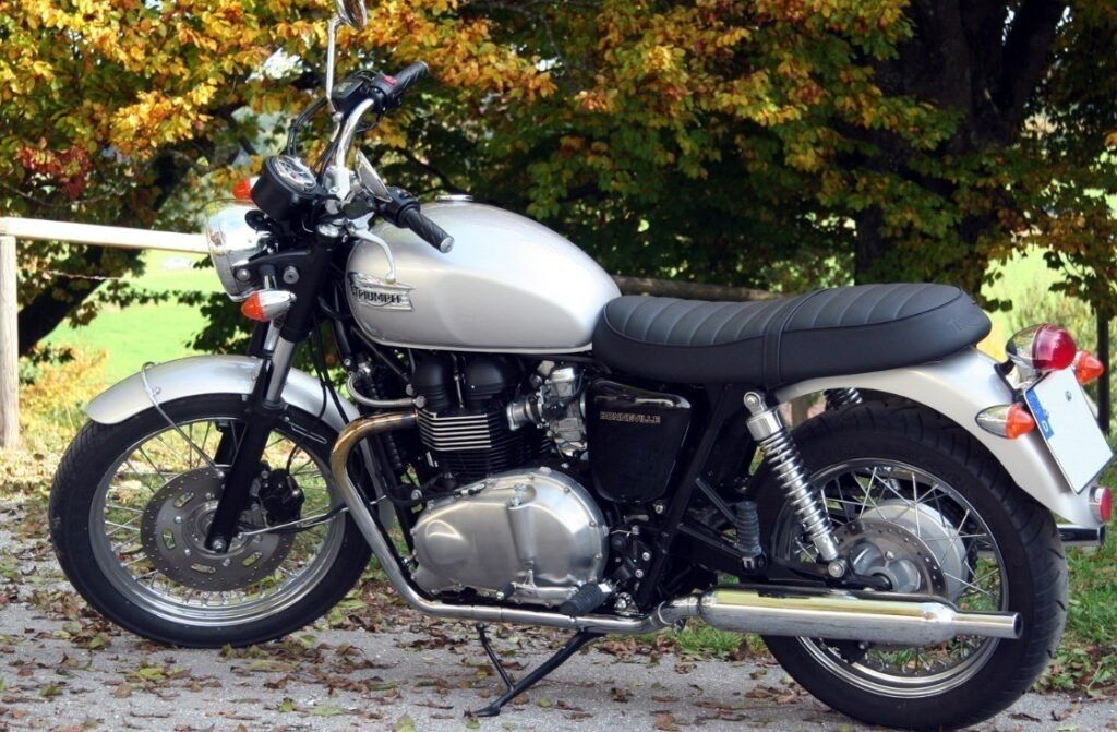 Triumph Bonneville T100 2023 года выпуска 1 Triumph Bonneville T100