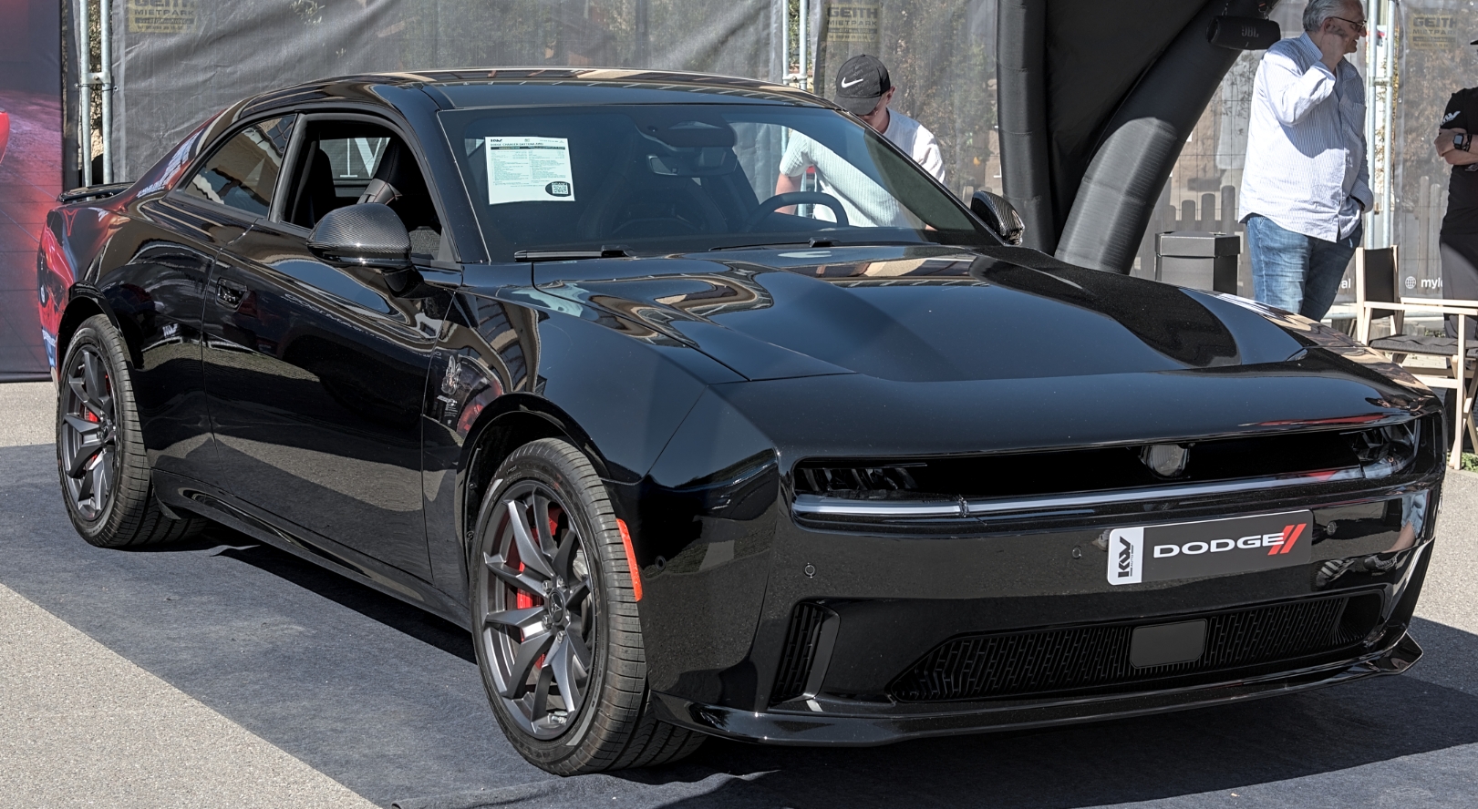Dodge Charger 2025 — гибрид с душой мускул-кара 1 Dodge Charger 2025